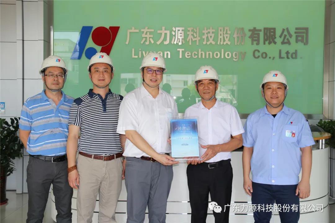 水災(zāi)無(wú)情人有義，風(fēng)雨同舟共前行